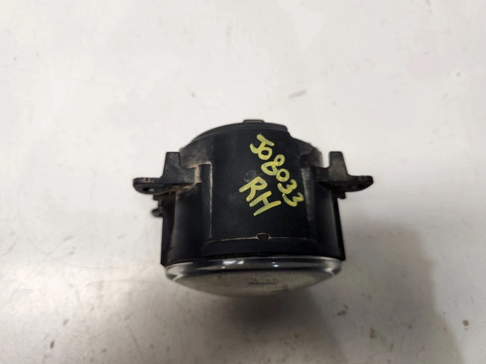 Luz antiniebla derecha Nissan Frontier 2005-09 pasajero - sin parachoques cromado Foto 4 de 4