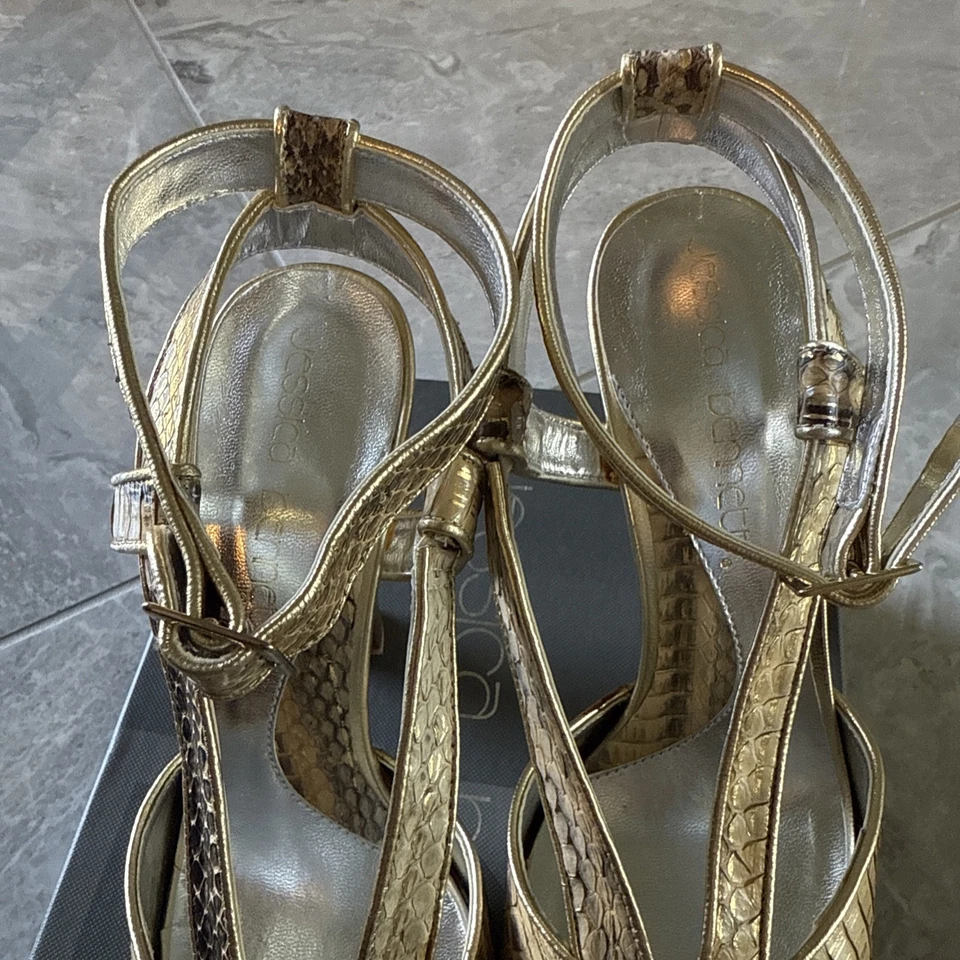 $180 JESSICA BENNETT Halston Plataforma Sandalias Tacones Zapatos NUEVO Dorado ~ Talla 7.5 Foto 4 de 4