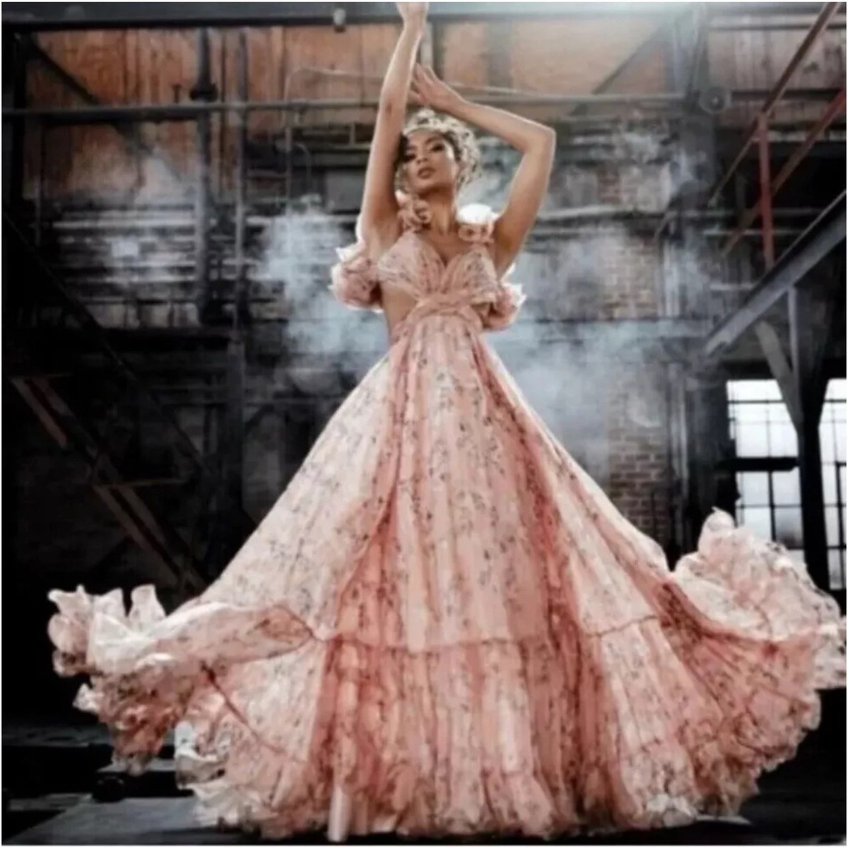 【MACDUGGAL】フリルティアードカット フローラル ガウン Mac Duggal Ruffle Tiered Floral Cut-Out Chiffon Gown Pink