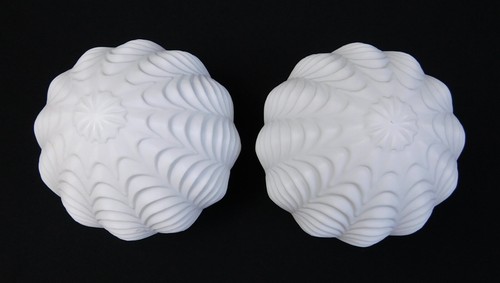 2 Vtg Hollywood Regency Drapery Pattern Glass Light Shades 6.75"T 3.25" Fitter - Picture 2 of 12