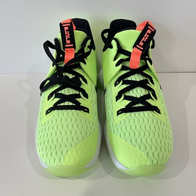 Nike Lebron Witness 5 Grinch, CQ9380-300, worn once, sz 14, orange laces Nike LeBron Witness 5 Grinch CQ9380-300 Green Black Orange  main image 4