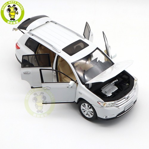 1/18 Toyota Highlander 2012 White Diecast Model Car Gifts For Friends - Picture 9 of 15