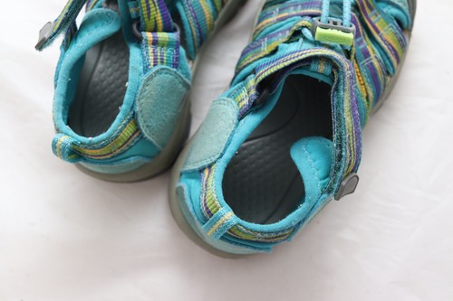 Sandalias deportivas impermeables Keen BK Newport H2 niños jóvenes talla 12 verde azulado multicolor - Imagen 7 de 11