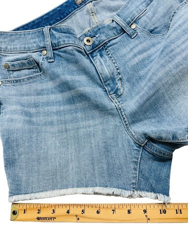 Torrid 14 Mid Rise Denim Shorts Blue Light Wash Stretch Frayed Hem NEW - Picture 10 of 10