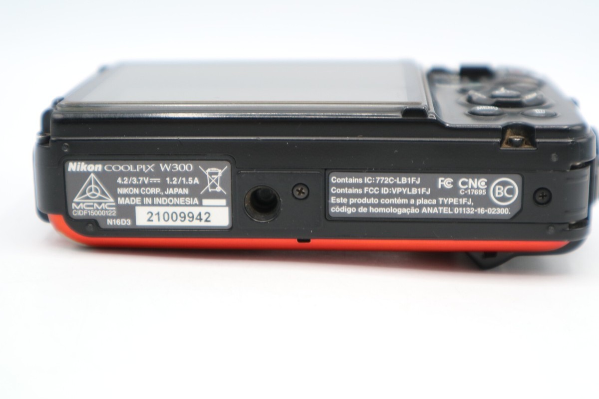Nikon coolpix W300 ジャンク2台セット Front-26523_W300_fro-T50Wh5FS.png