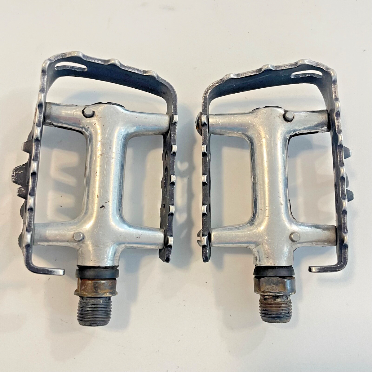 シマノdeoreデオーレXTペダルPD-M735ヴィンテージoldmtb Shimano PD-M735 XT Vintage Flat MTB Pedals Old School Mountain