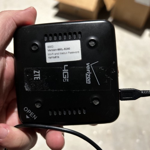 Verizon 890L ZTE 4GLTE JETPACK MOBILE HOTSPOT MODEM - Picture 3 of 3