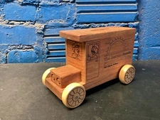 NICE VINTAGE 1986 LOGOMOBILE FORT WAYNE IN. JOURNAL-GAZETTE OAK WOOD TRUCK BANK