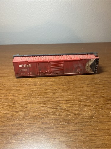 AHM, CP Railroad 50' Box/Freight Car # 51031, Ho Scale M7 - Picture 2 of 7