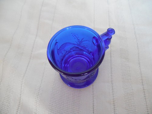 Degenhart coblat blue glass child's cup Peacock & stork - Picture 6 of 6