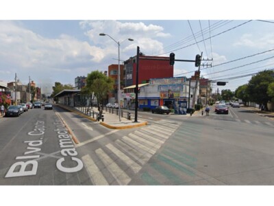 LOCALES Y UN DEPARTAMENTO EN VENTA EN ESQUINA COMPLETA PRADOS AGUA AZUL