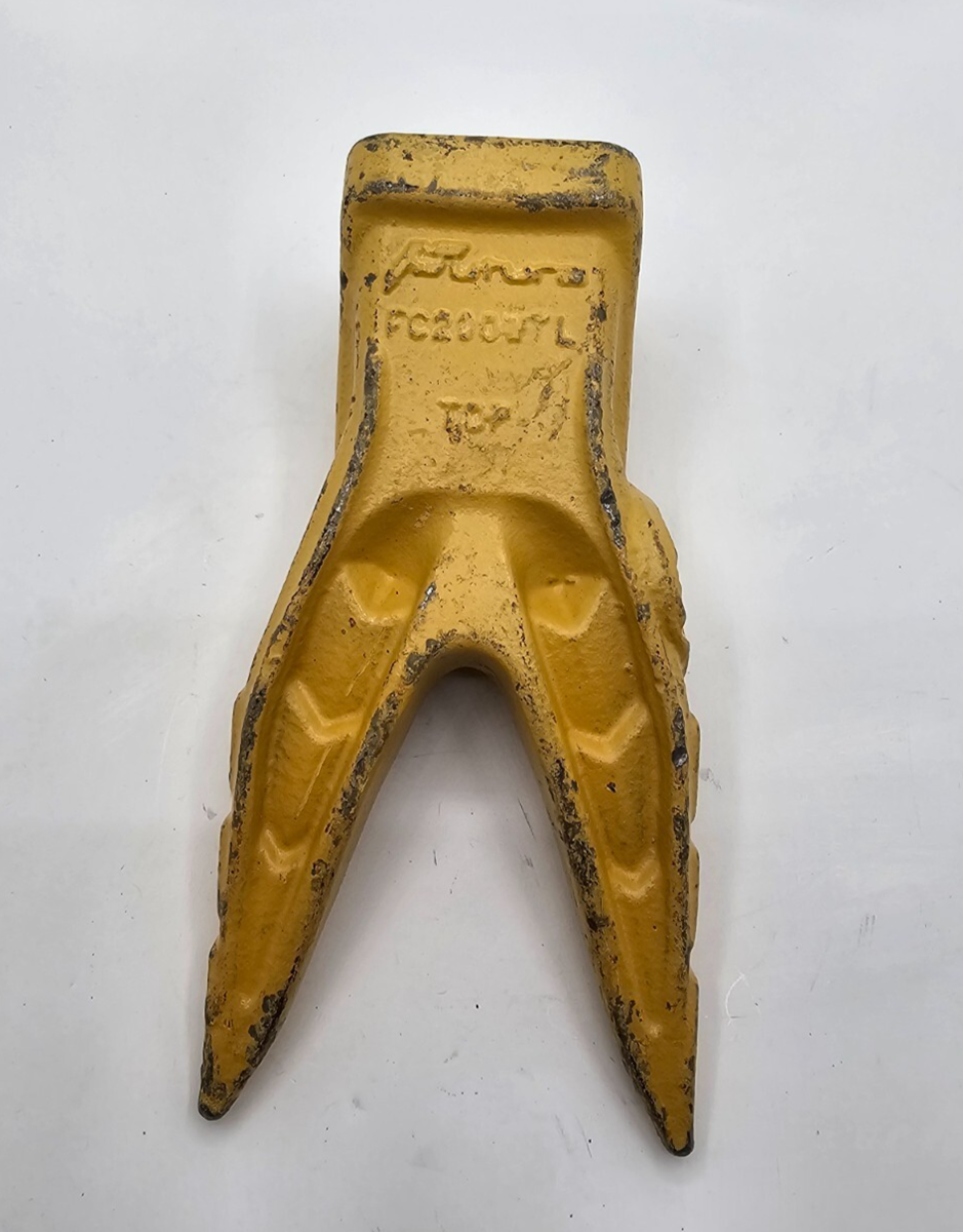 Futura FC200WTL Tip Twin Tiger Long Tooth Fits Caterpillar