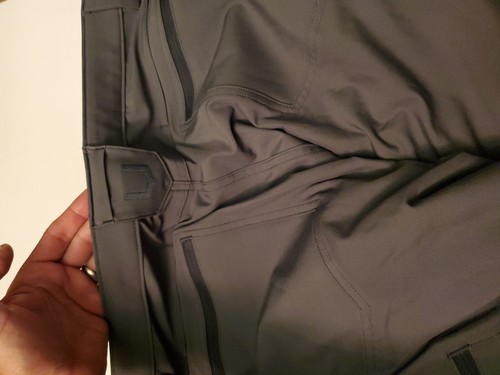 NWT SCOTTeVEST Action Adventure Pants 17 pockets Color GRAY size 44 x 34 - Picture 2 of 4