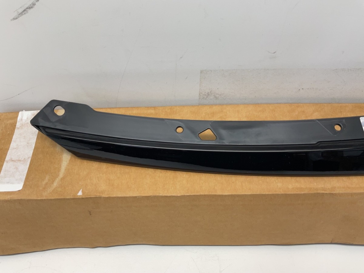 OEM 2020 2021 Honda Civic 5 Door Front Right Bumper Trim Extension