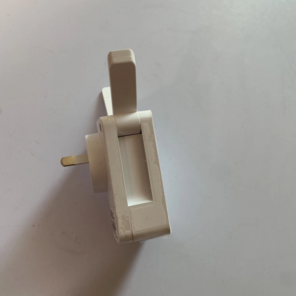 D-Link DAP 1330 N300 Universal Wireless WiFi Range Extender Booster - Image 2 of 4