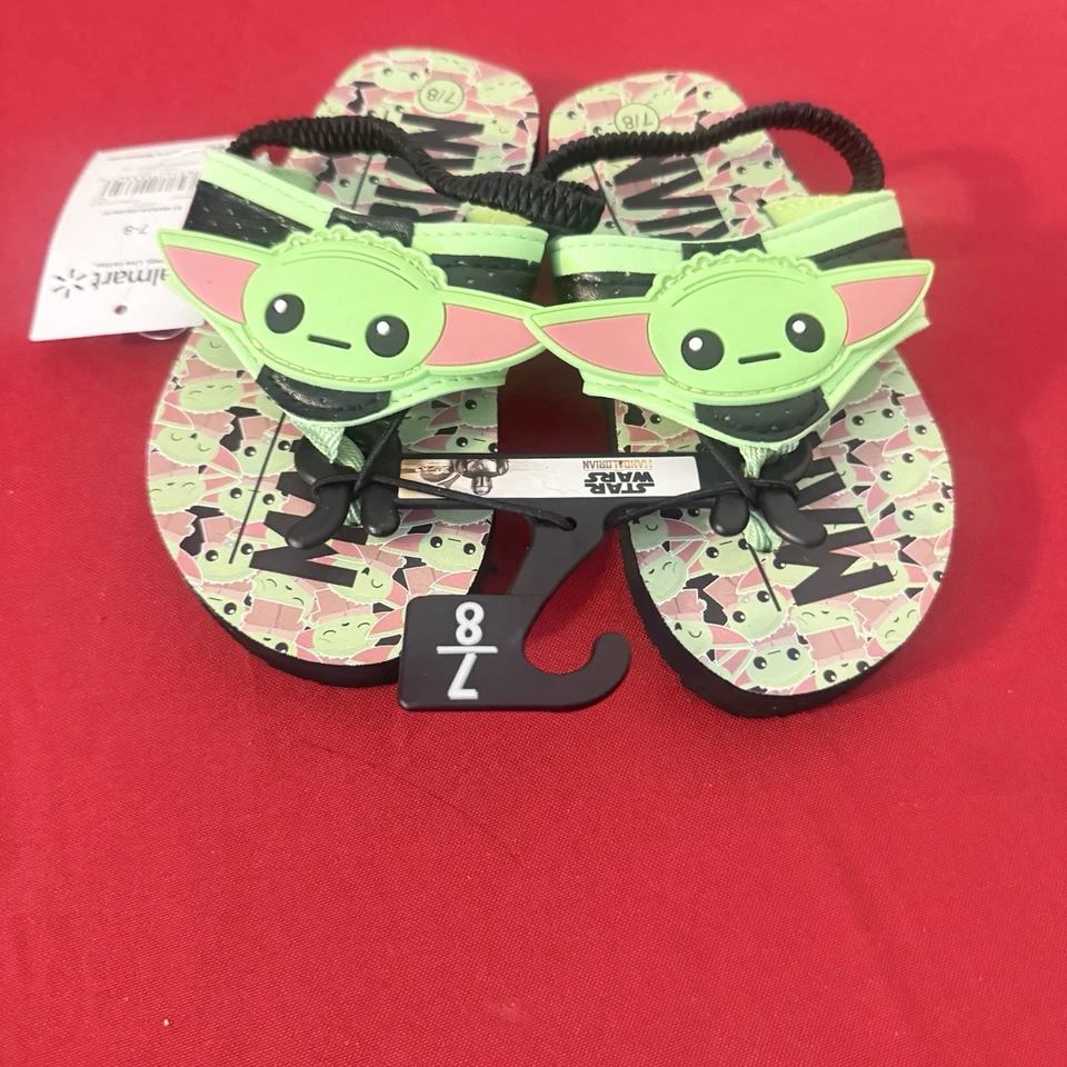 Sandálias de praia Star Wars Mandalorian Yoda chinelos meninos jovens tamanho 7/8 novas - Imagem 2 de 3