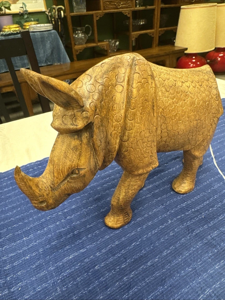 Antique Chinese Rhino with hainan huang hua li wood hand made art   - Image 2 of 4