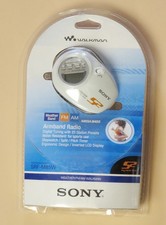 Sony SRF-M85W S2 Sports Walkman Digital Tuner AM/FM Weather Armband Radio