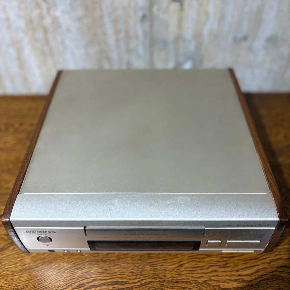 SANSUI CD-α7 CD Player Gold D/A conversor 9W 3.0kg 1994 áudio 4Hz~20kHz ±0.5dB - Imagem 2 de 4