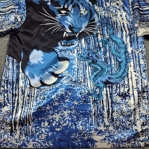 XL Dragon Tiger Barcode Graphic Shirt Button Up Menswear Casual - Imagen 3 de 11