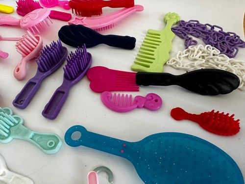 Lot 70+ Vintage Barbie Doll Hair Brush Comb Hanger Accessories Mattel + Others - Picture 13 of 16