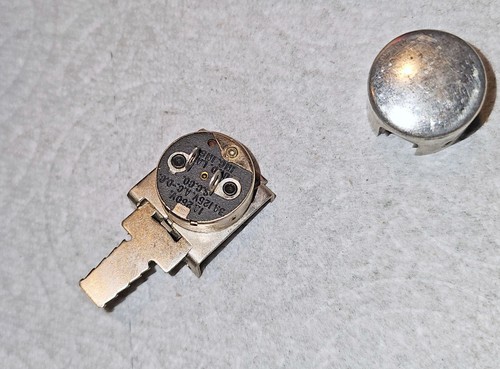 Philco 42-2062-2 Off-On Switch Model 7L51 - Picture 2 of 5