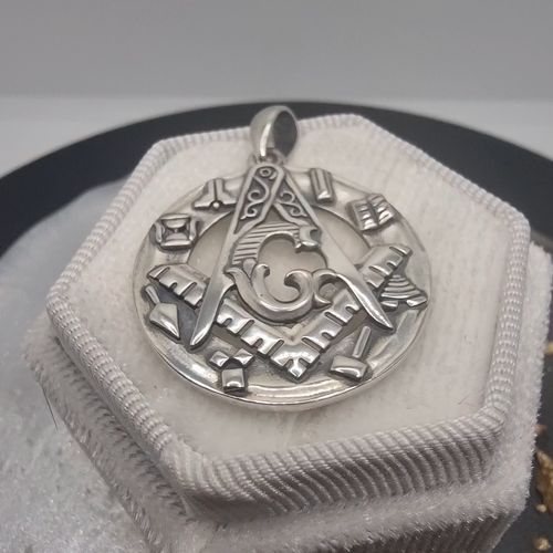 Freemason Masonic Pendant with Guardian Rune Detailing 925 Sterling Silver - Video 1 of 1