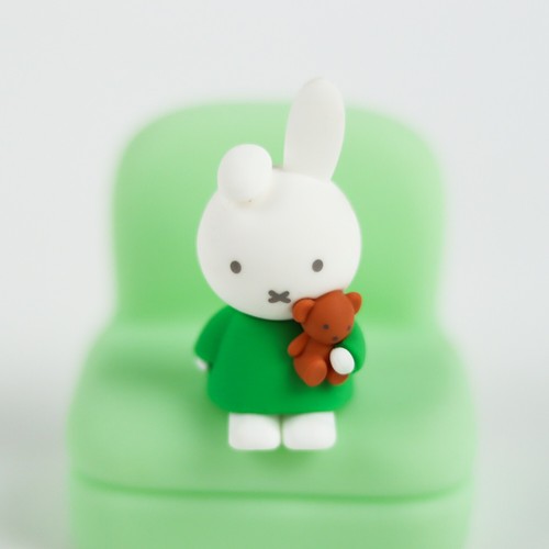 Almohadilla Miffy y Soporte Teléfono Serie 2 Caja Ciega Abierta Confirmada 4"H - Imagen 15 de 23