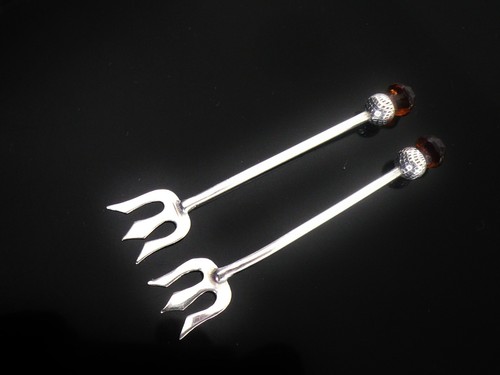 Par de horquillas encurtidas de plata de ley, decoración de cardo escocés extremos de vidrio naranja - Imagen 4 de 12