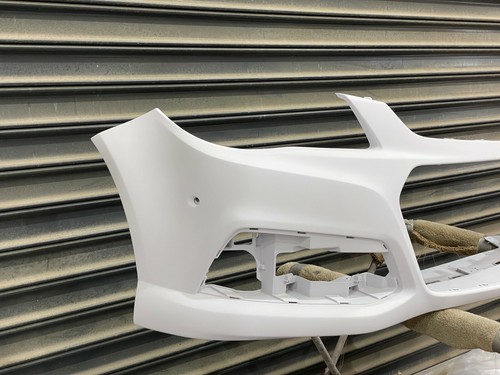 GENUINE HOLDEN VF SV6 SS COMMODORE SERIES 1 FRONT BUMPER BAR **RECONDITIONED** - Picture 5 of 8