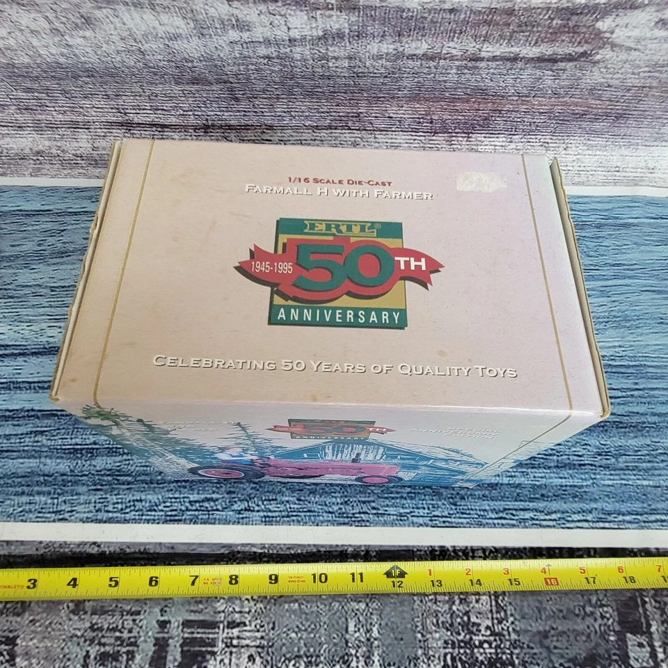 De colección 1995 Ertl 1/16 IH MCCORMICK Farmall modelo H 50 aniversario tractor fundido a presión Foto 2 de 4