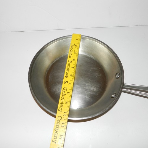 Calphalon Set di Padelle in Acciaio Inox 3 Pezzi Rivestite a Tristrato: 10", 8" e 3 Quart - Foto 10 di 17