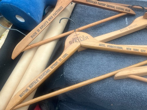 Vintage Holz Werbung Hotel Kleiderbügel NY NYC Lot gemischter Laden 9 - Bild 8 von 24