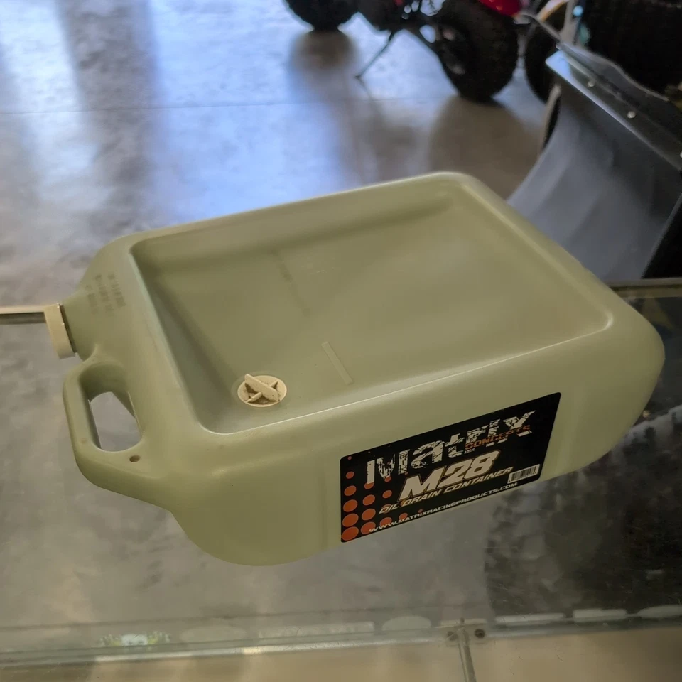 MATRIX CONCEPTS,LLC Oil Drain Pan - 6 Quart M28 100 Foto 2 de 2