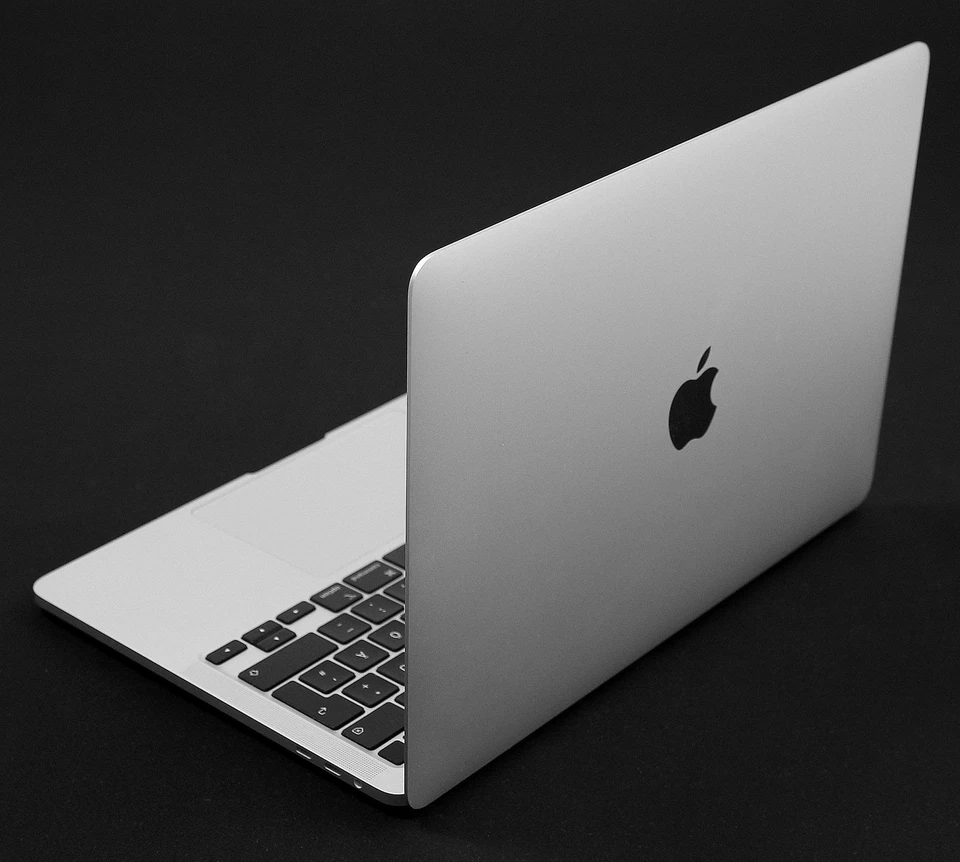 Apple MacBook Pro 2020 13" 2GHz i5 16GB RAM 512GB Silber - Bild 2 von 3