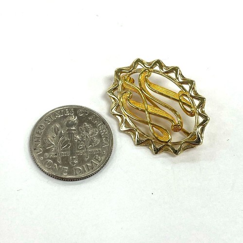 14K Yellow Gold "W" Cursive Monogram Filigree Brooch/Pin, 2.73g - Picture 4 of 6