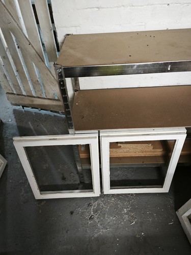 3 paarige Holzfenster mit Glasscheiben, Angebot gilt für Einzelfenster - Bild 3 von 4