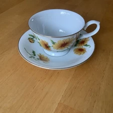 NIB Opened Avon 1991 Blossom of the Month Tea Cup & Saucer October Calendula
