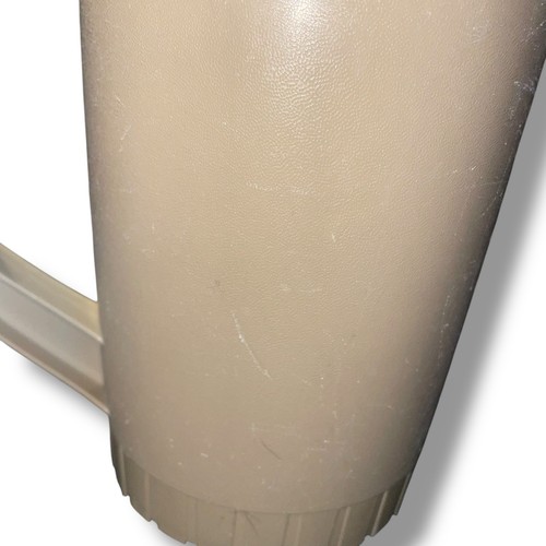 Vintage Tupperware Pitcher 2 Qt Push Button Lid Seal Juice Tea 800 802 Tan USA - 第 2/12 張圖片