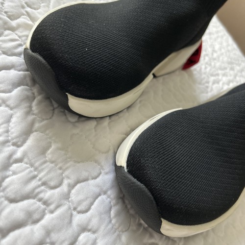 DKNY Women Zip Sneaker Knit Pull On Black Shoes Sz 10 Rubber Sole Low Top - Picture 2 of 9