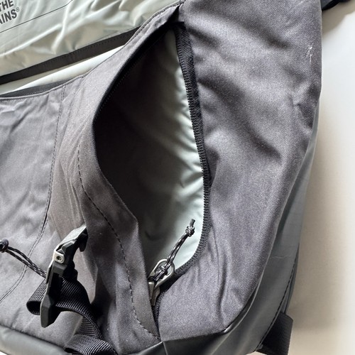 KUHL Eskape 14L Messenger 15" Laptop Bag Waxed Canvas Ink Black Padded Tags - Picture 14 of 20