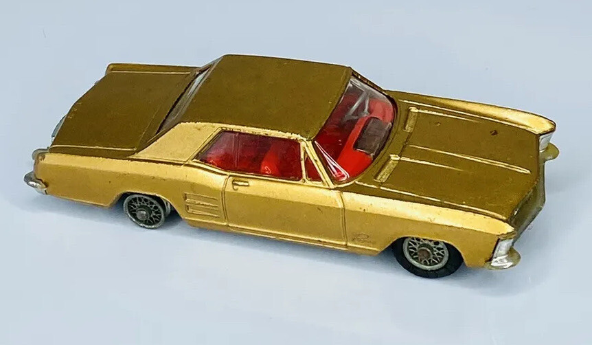 Corgi Toys 245 Buick Riviera metallic gold 1/43 scale 5.5
