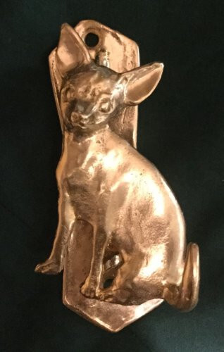 CHIHUAHUA, GLATTER MANTEL, Solo Türklopfer in Bronze - Bild 1 von 3