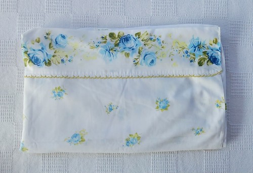 Vintage Springmaid bügelfrei Marvelaire XL komplettes flaches Laken weiß mit blauen Rosen 104 Zoll x 81 Zoll - Bild 9 von 12