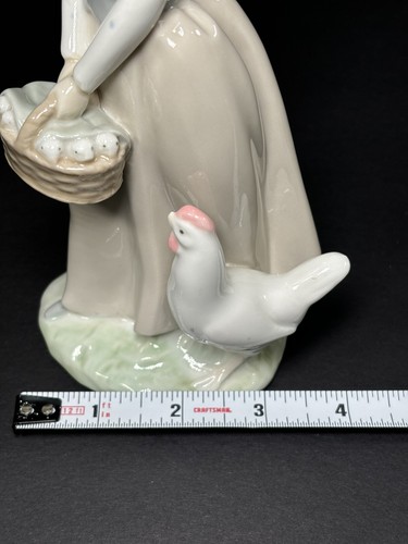 Vintage Zaphir by Lladro Porcelain Figurine Lady with Chicks Rooster 8.5 Spain - Picture 16 of 17