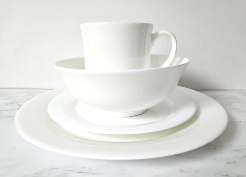 Wedgwood GRAND GOURMET 4 Piece Place Setting NEW White Bone China Professional