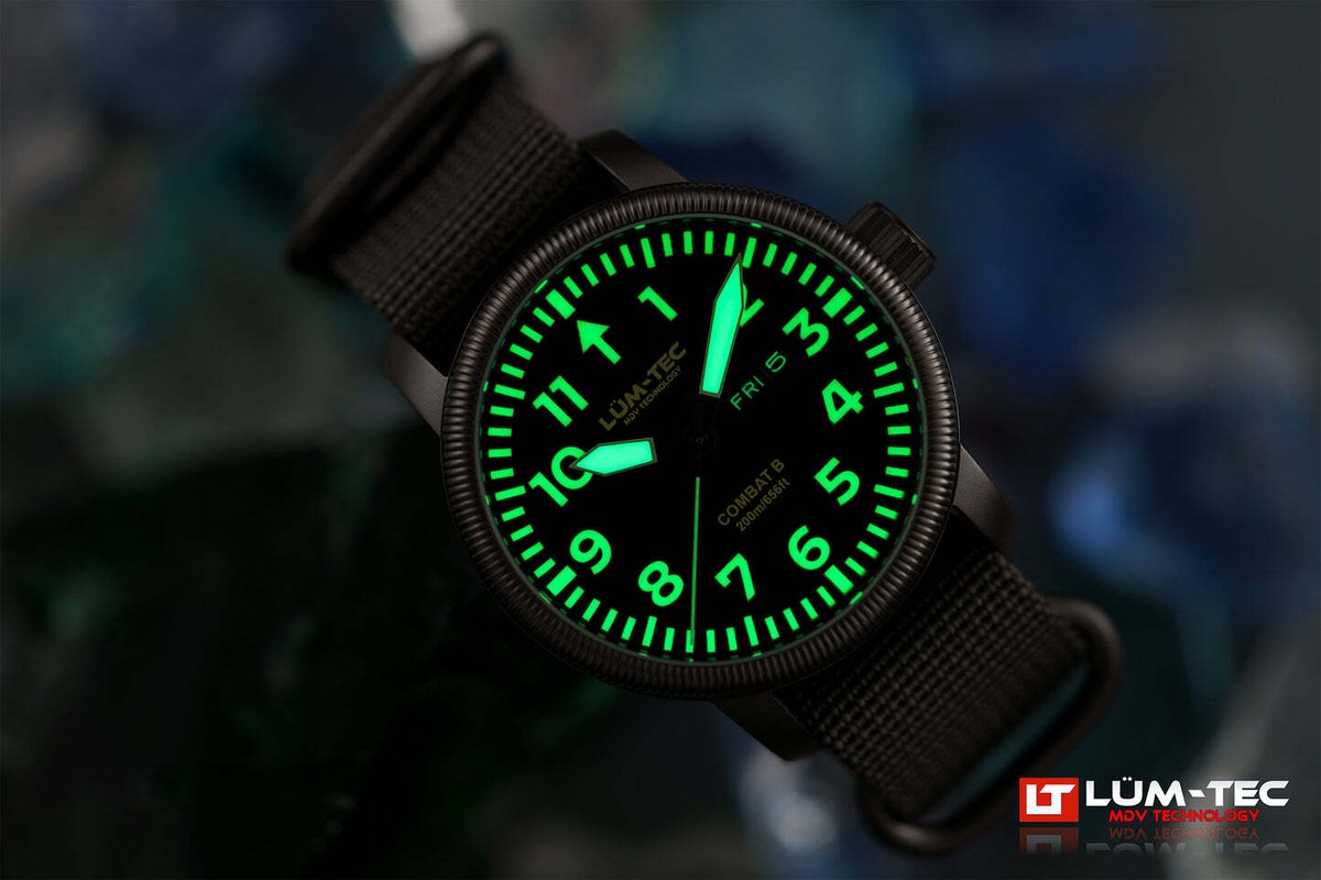 Lum-Tec Mens Watch Combat B66 Day Date 43mm Black Dial