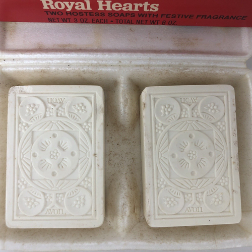 Set sapone vintage Avon Royal Hearts due hostess King Queen 3 oz ogni scatola originale - Foto 3 di 8