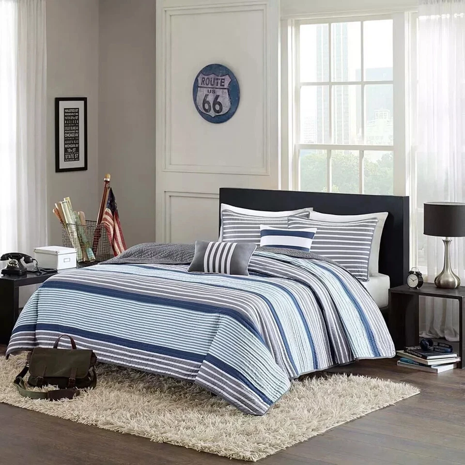 Intelligent Design Quilt Full/Queen Striped Reversible Coverlet Set Blue New - Image 2 of 4