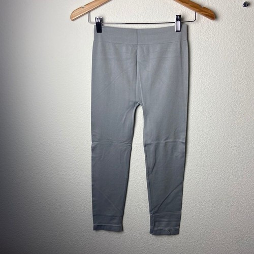 ZENANA Nylon Spandex L/XL Seamless Uber Soft Y2K Stretch Capri Leggings Ice Gray